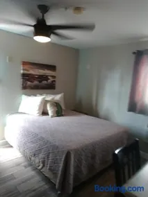 Red Rock Motel and Dam Motel - Image 3