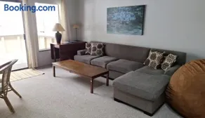 Dog-friendly condo with pool access fireplace private washer&dryer & wet bar - Image 2