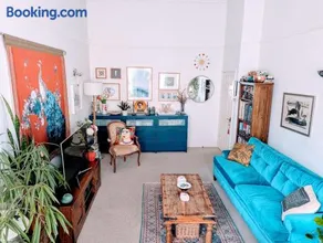 Bright and eclectic Hove apartment by the sea - Image 3