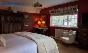 The Chestnut Horse - Image 5