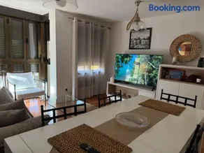 Apartamento en Luis Montoto, Nervión. Céntrico - Image 2