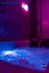 Lush Escape Suites - hottube and sauna - Image 2
