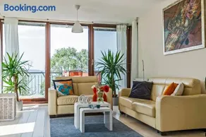 Panoramic Art Apartment with jacuzzi - Image 2