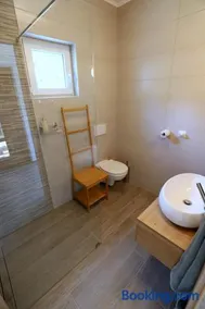 Adventure Cottage with pool and big garden - Image 3