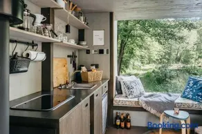 Maringotka Pomněnka by TwoFingers glamping - Image 4