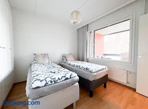 Tilava Saunallinen Kaksio Omalla Parvekkella! - Image 1