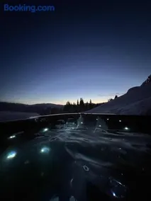 Elegant Hornindal Lodge with Breathtaking Scenery - Image 4