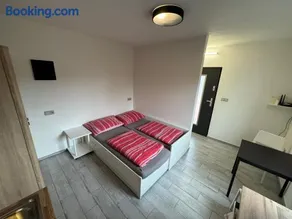 U tří koček - Image 2