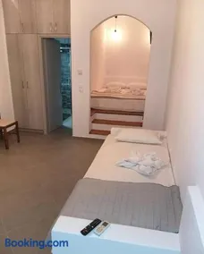 Mavrikou Helen Apartments - Image 2