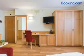 Hotel Panorama - Image 2