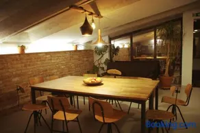 GARAGE HOSTEL - Image 1
