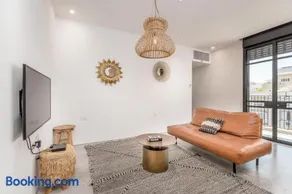 Trendy apartment next to Levinsky market - Image 5