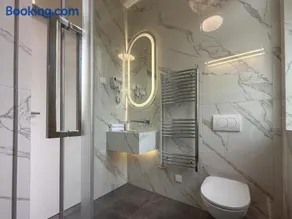 Hotel Central - Image 3