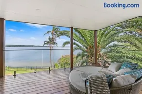 Panoramic Lakefront 6 BDRM Villa - Image 5