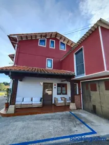 Casa adosada en entorno tranquilo ideal para familias - Image 1