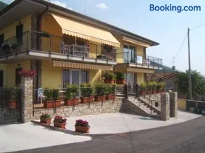 Appartement avec terrasse, piscine et jardin - Image 2