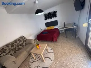 Flores Room - Image 2