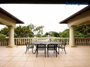 Driftwood on 10 La Lucia - Image 5