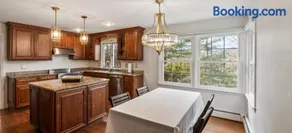 Lakeside Home - Image 4