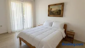 Kineta Suites Prime No4 - Image 3
