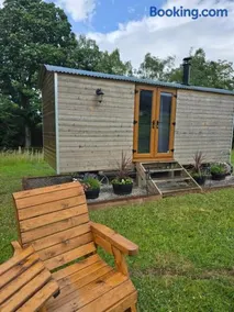 Woodend Hideaway - Image 2