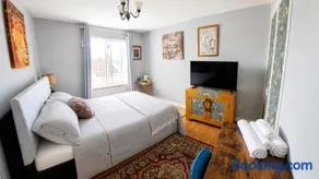 Mountain View Double Room Ideal for Mourne Hikes Cycling & Event Weekends - Image 1