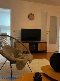 Cozy Sunny Flat in Quiet Spot - Image 1