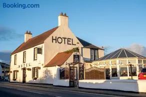 The Upper Largo Hotel & Restaurant - Image 1