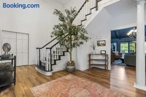 Rolling Hills Family Home - Image 2