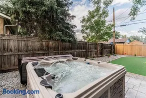 Game Room- Hot Tub- Sauna & Projector - Image 1