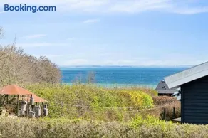 Cozy Holiday Home Near Forest And Beach - Image 3