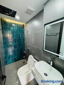 Modern Stylish House in Heart of City Centre - Image 4