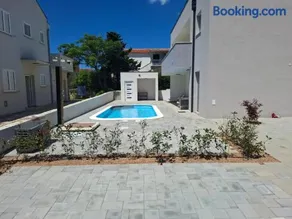Villa Plesa with office and private pool - Image 3