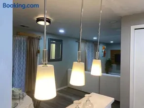 The Big Beautiful Townhouse - Image 5