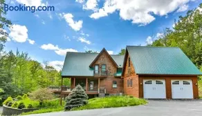 Stunning 5BR at Hunter and Windham w Oversized Deck, 5 Acres, and Mountain View - Image 1
