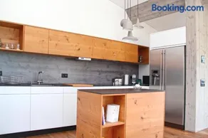 3,5 Zimmer Dachwohnung: Modern, komfortabel, zentral, mit Bergsicht - Image 1