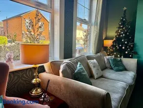 The Rose- Grd Floor, 2-5 Beds, SmartTV, Uni, Tram, M250 Fibre - Image 2
