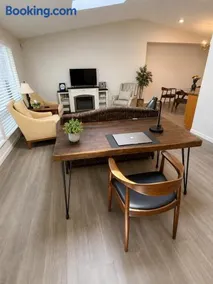 Spotless 3BR House AC Quiet Near Microsoft - Image 3