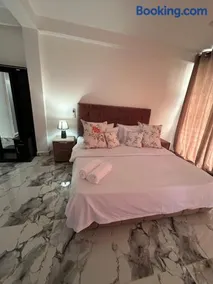 The calm villa - Image 1