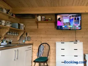 Cosy Garden Log Cabin - Image 5