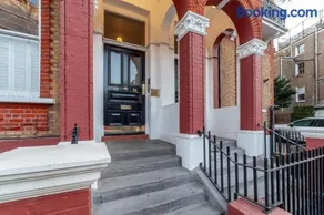 Executive Style 1-Bedroom in Kensington & Chelsea - Image 4