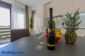 Villa Allegra Luxury Apartments - Image 3