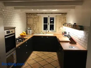 Maison ancienne avec piscine au milieu des vignes - Image 3