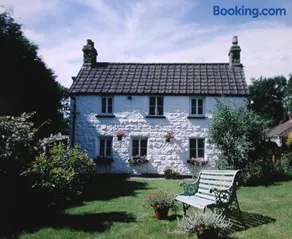 Foxes Reach - nrTintern Wye Valley hot tub EV - Image 2