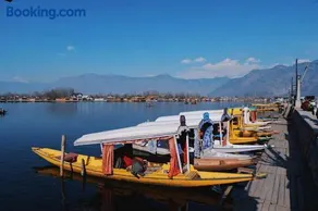 Umbrella group of House Boat - Image 5