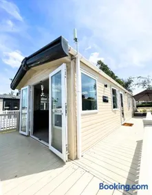 Haven Holiday Home at Kent Coast Allhallows - Image 2
