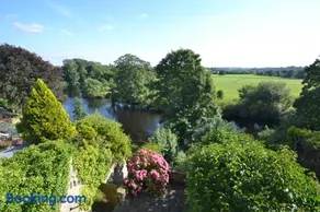 Riverside Cottage - Image 1