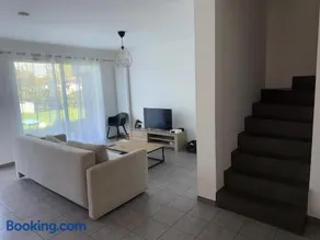 Jolie maison entière avec 3 chambres centre ville - Image 1