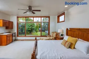 Bluff Haven by Simple Life Rentals - Image 3