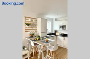 Luna Beach - Luxury Carbis Bay Apartment + Parking - Image 4